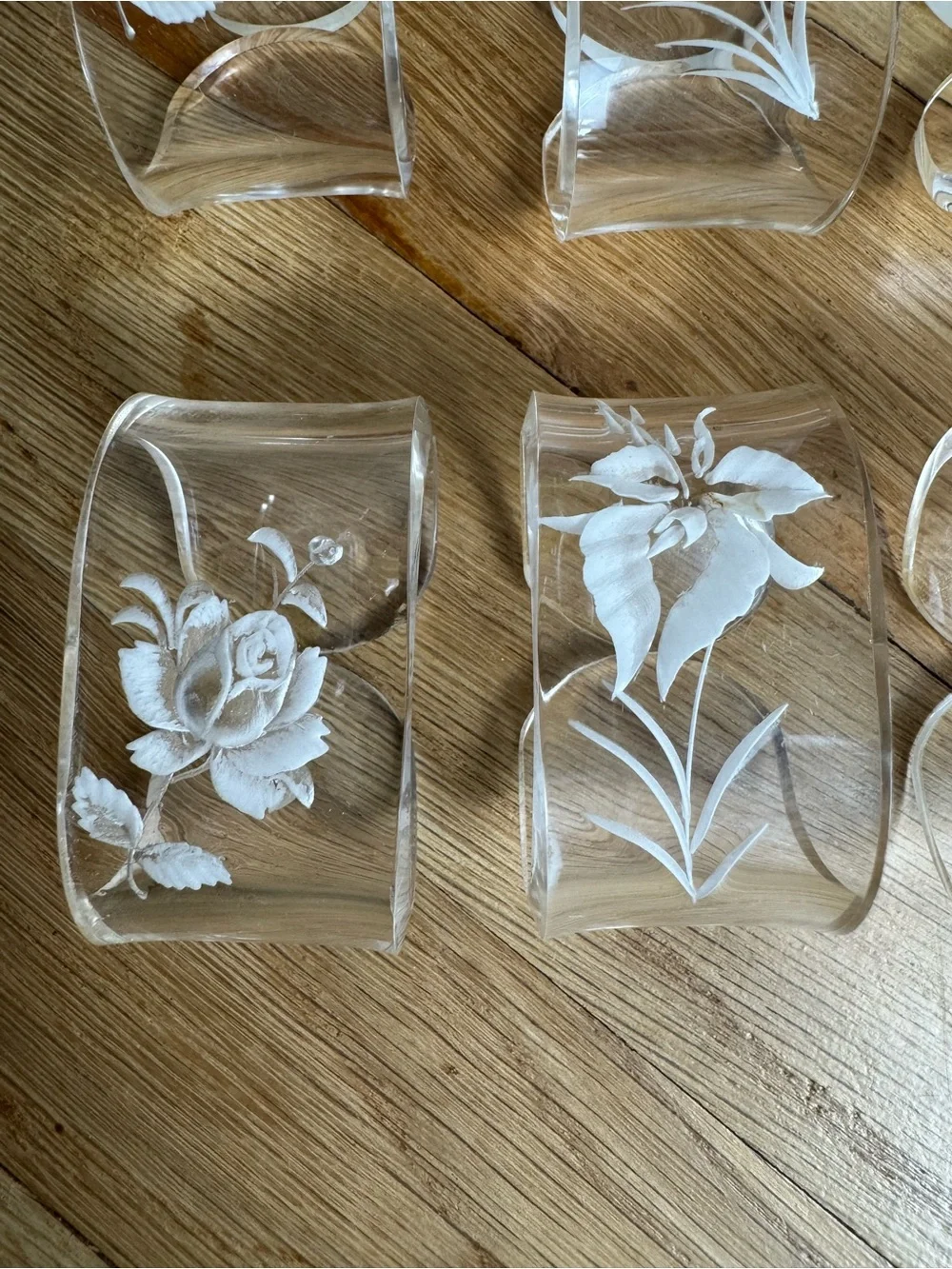 Vintage Acrylic Lucite Etched Flower Napkin Ring Holders Set Of 12